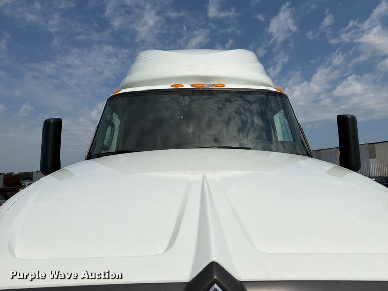 image for item YA4226 2022 International LT625 semi truck
