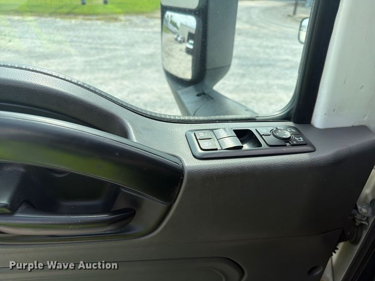 image for item YA4226 2022 International LT625 semi truck