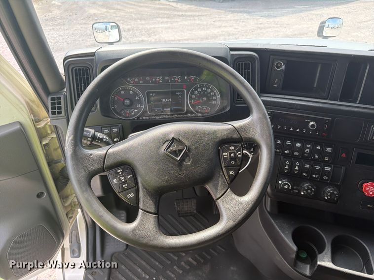 image for item YA4226 2022 International LT625 semi truck