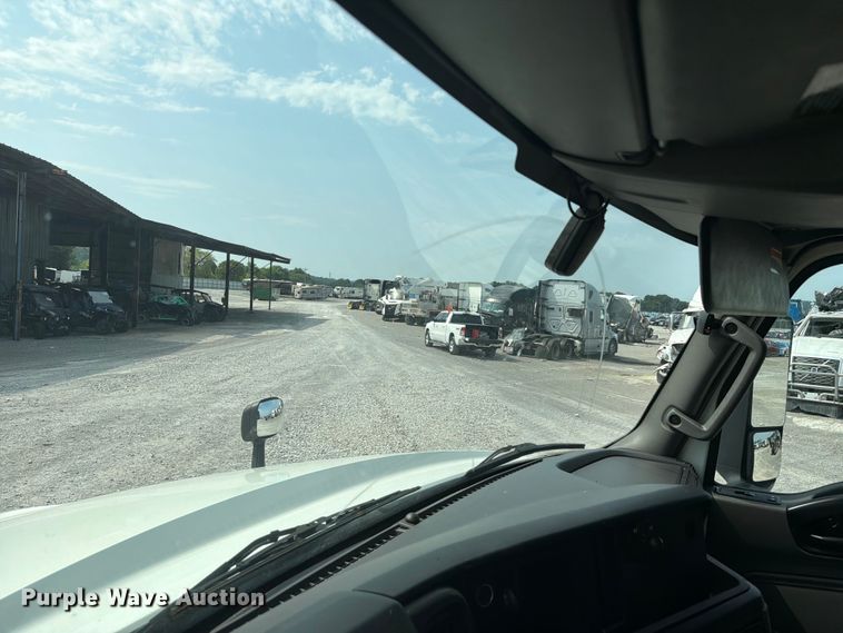 image for item YA4226 2022 International LT625 semi truck
