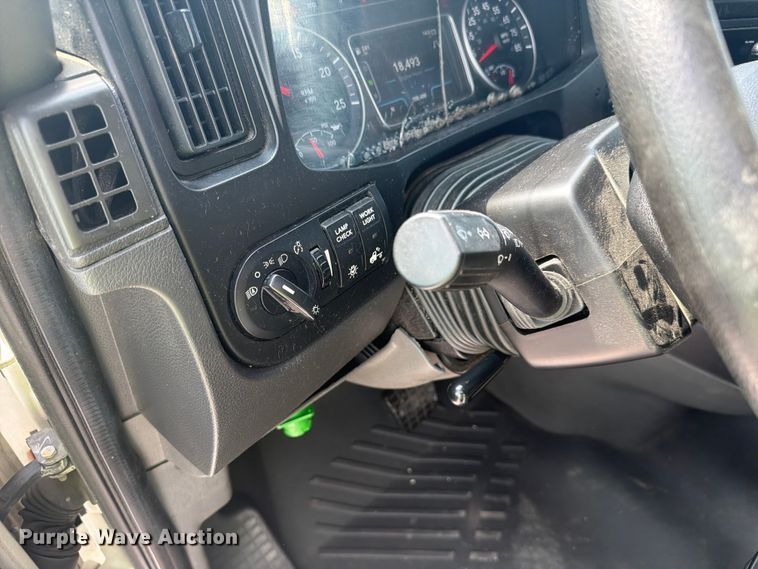 image for item YA4226 2022 International LT625 semi truck