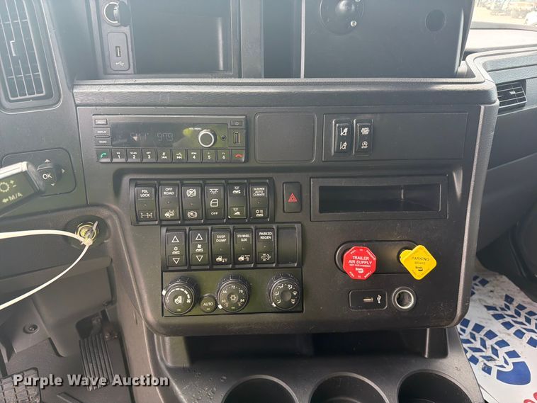 image for item YA4226 2022 International LT625 semi truck