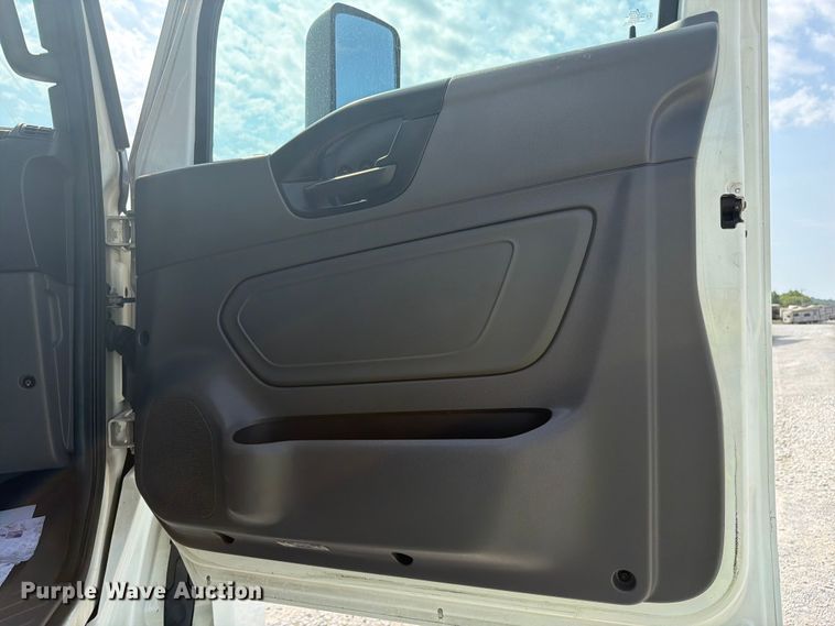 image for item YA4226 2022 International LT625 semi truck