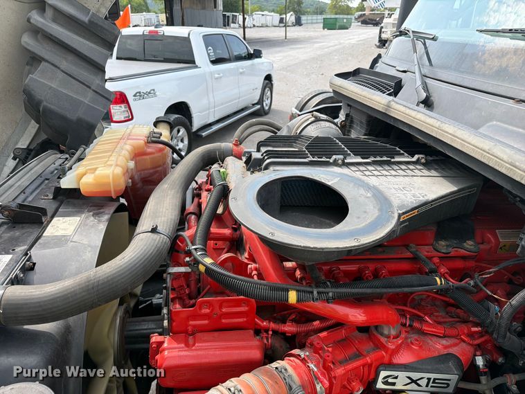 image for item YA4226 2022 International LT625 semi truck