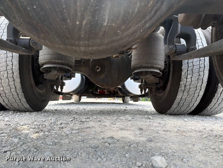 image for item YA4226 2022 International LT625 semi truck