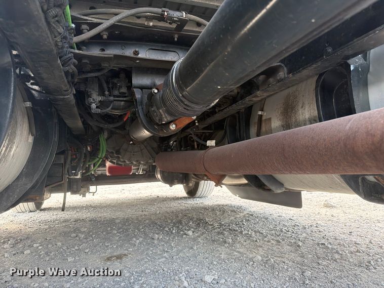 image for item YA4226 2022 International LT625 semi truck