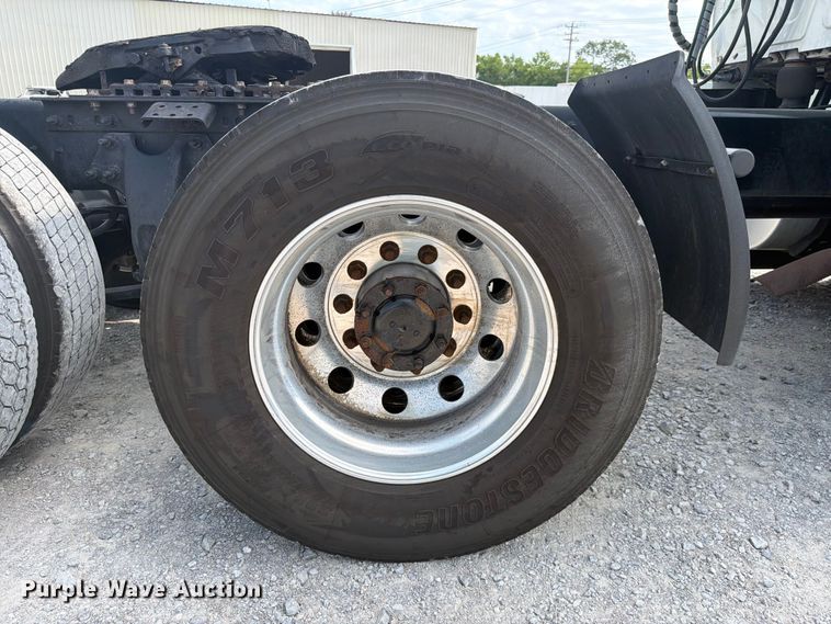 image for item YA4226 2022 International LT625 semi truck