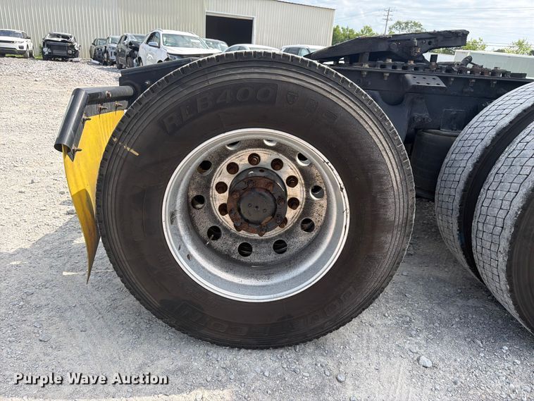 image for item YA4226 2022 International LT625 semi truck