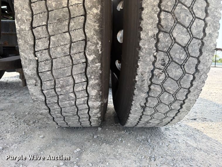 image for item YA4226 2022 International LT625 semi truck