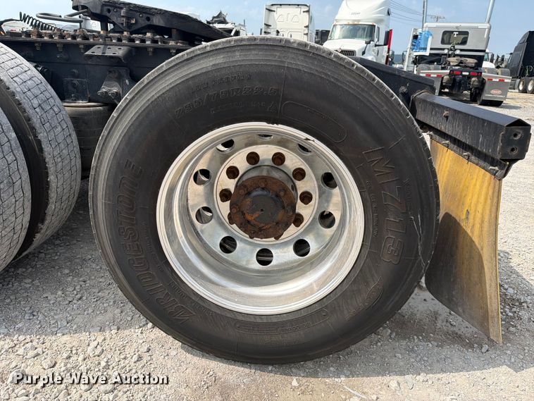 image for item YA4226 2022 International LT625 semi truck