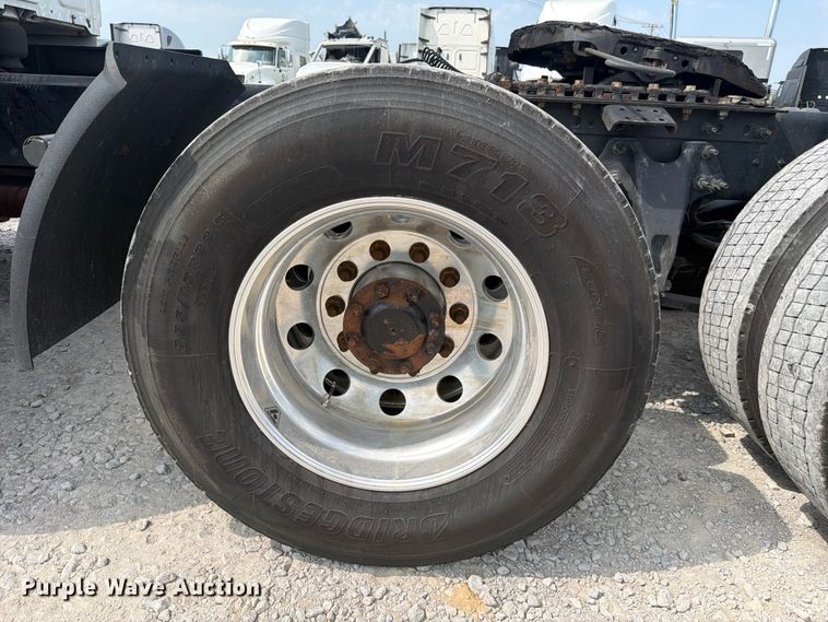 image for item YA4226 2022 International LT625 semi truck