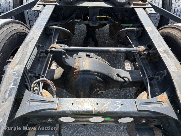 image for item YA4227 2022 International LT625 semi truck