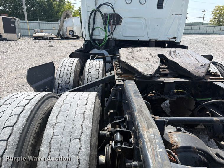 image for item YA4227 2022 International LT625 semi truck