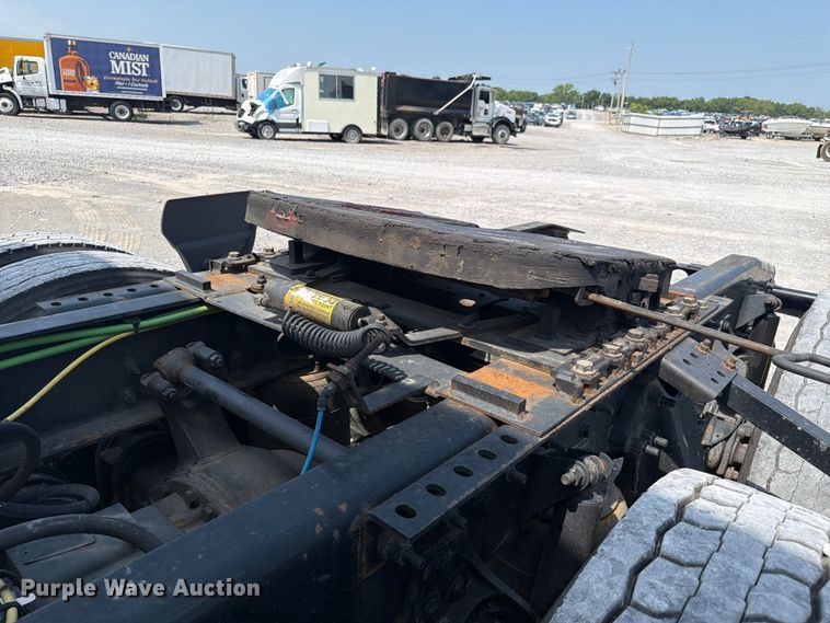 image for item YA4227 2022 International LT625 semi truck