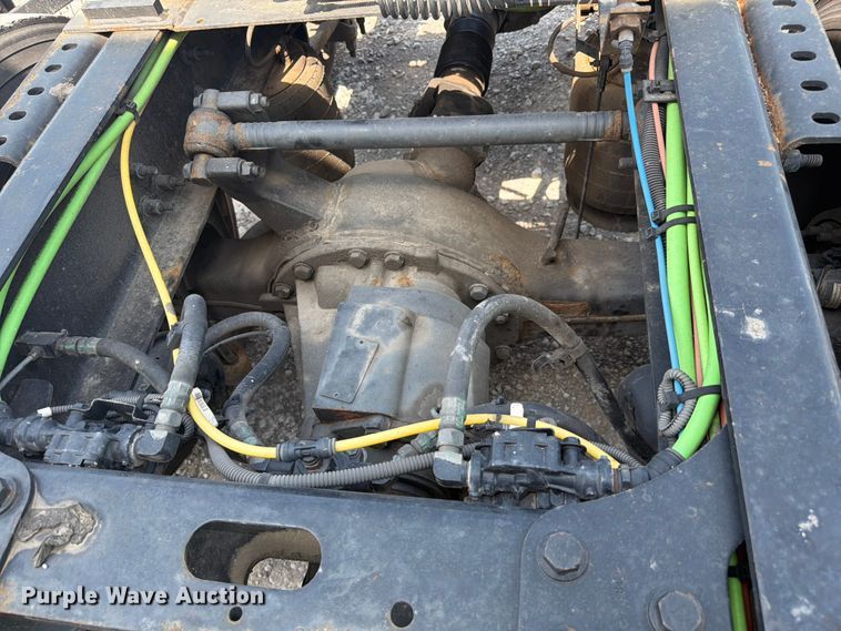 image for item YA4227 2022 International LT625 semi truck