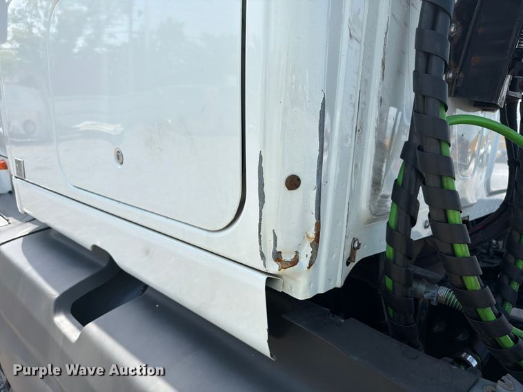 image for item YA4227 2022 International LT625 semi truck