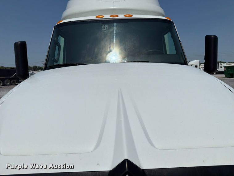 image for item YA4227 2022 International LT625 semi truck