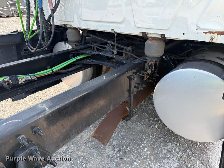 image for item YA4227 2022 International LT625 semi truck