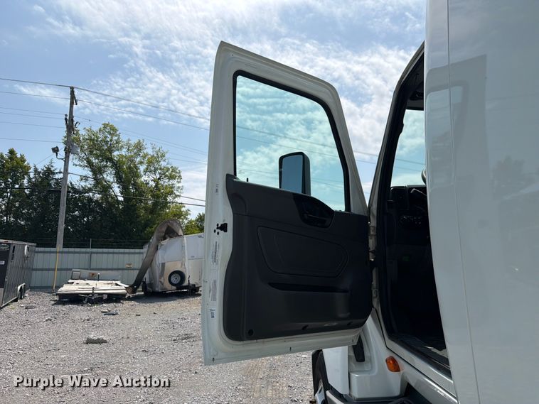 image for item YA4227 2022 International LT625 semi truck