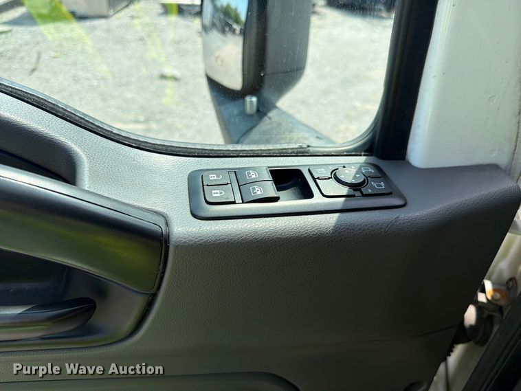 image for item YA4227 2022 International LT625 semi truck