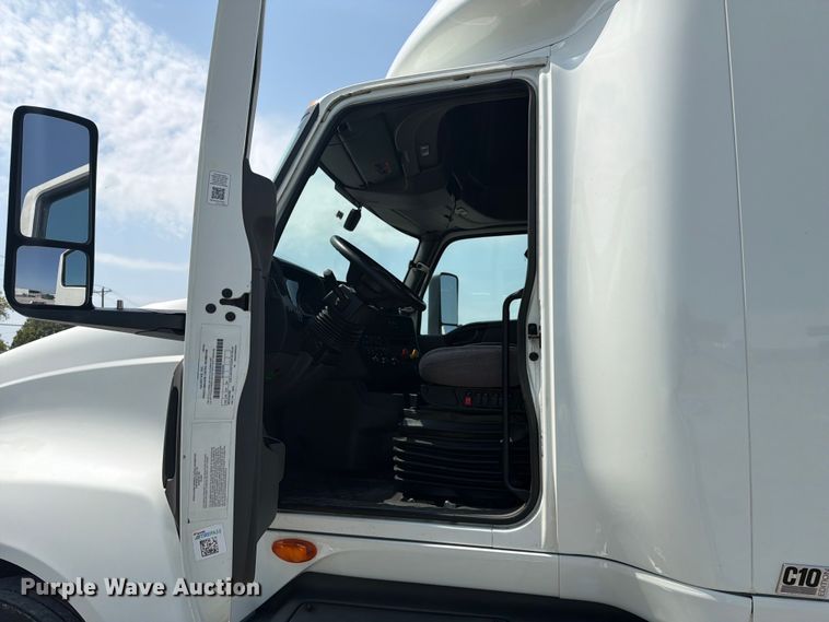 image for item YA4227 2022 International LT625 semi truck
