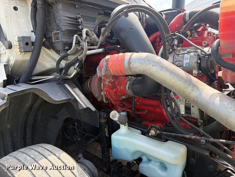 image for item YA4227 2022 International LT625 semi truck