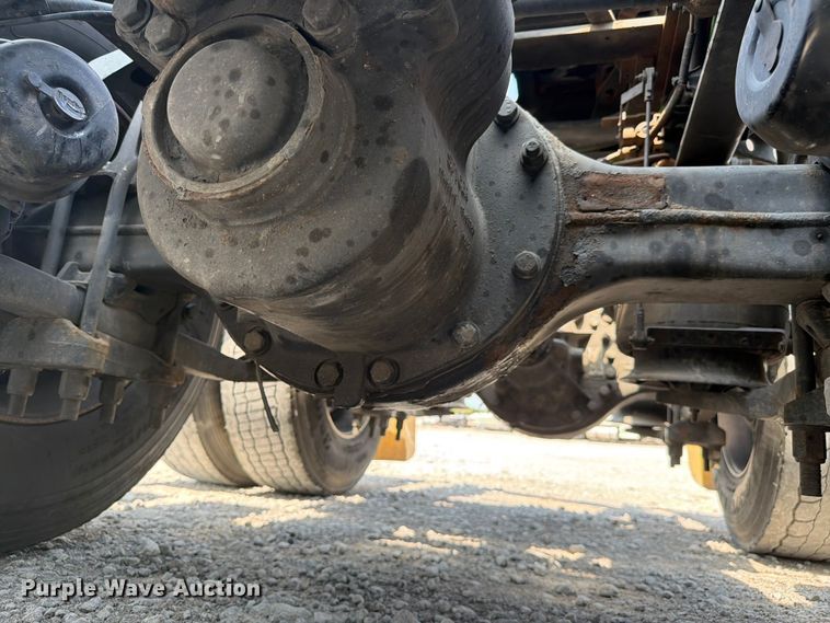 image for item YA4227 2022 International LT625 semi truck