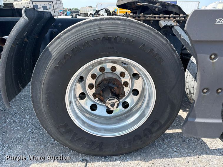 image for item YA4227 2022 International LT625 semi truck