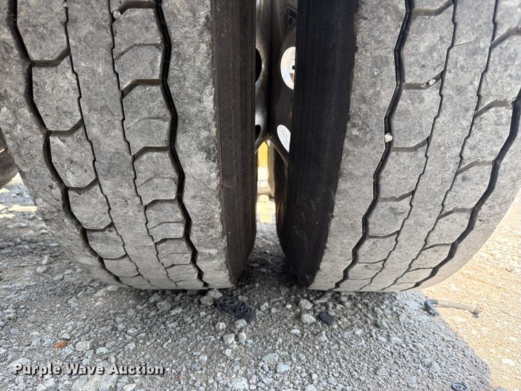 image for item YA4227 2022 International LT625 semi truck