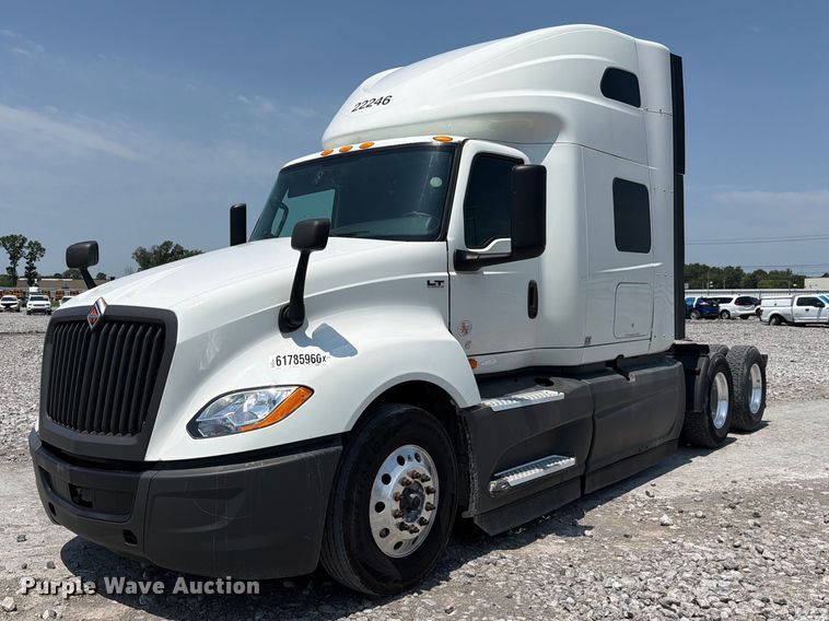 2022 International LT625 semi truck