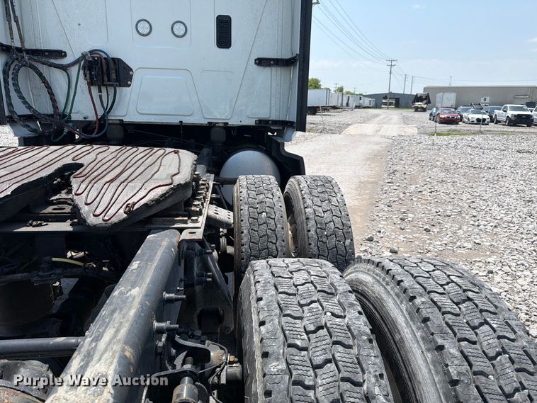 image for item YA4229 2022 International LT625 semi truck