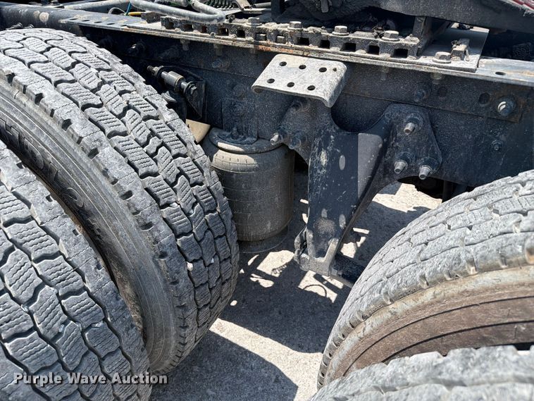 image for item YA4229 2022 International LT625 semi truck