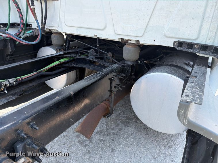 image for item YA4229 2022 International LT625 semi truck