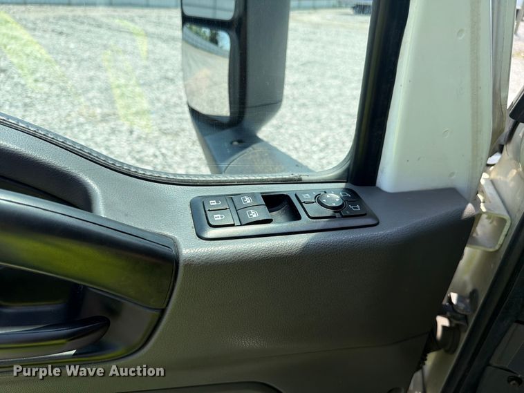 image for item YA4229 2022 International LT625 semi truck