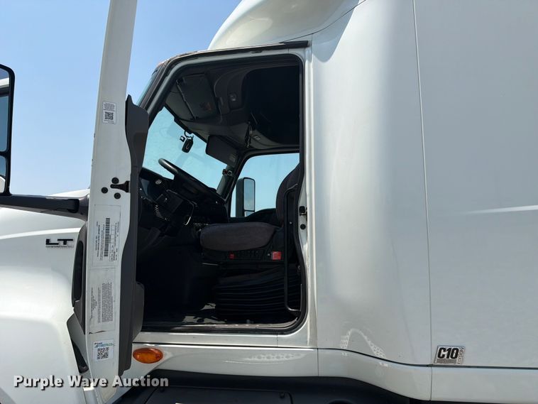 image for item YA4229 2022 International LT625 semi truck