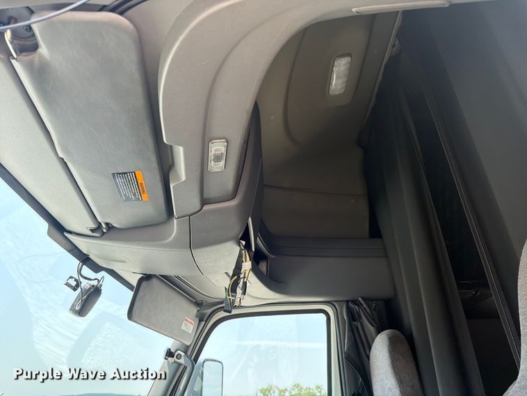 image for item YA4229 2022 International LT625 semi truck