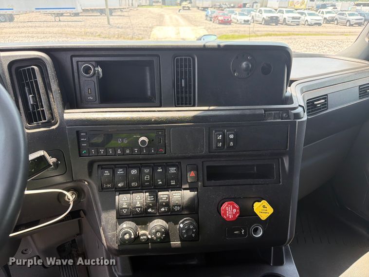 image for item YA4229 2022 International LT625 semi truck