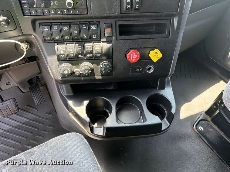 image for item YA4229 2022 International LT625 semi truck