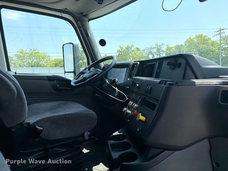 image for item YA4229 2022 International LT625 semi truck