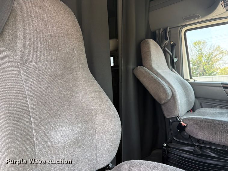 image for item YA4229 2022 International LT625 semi truck