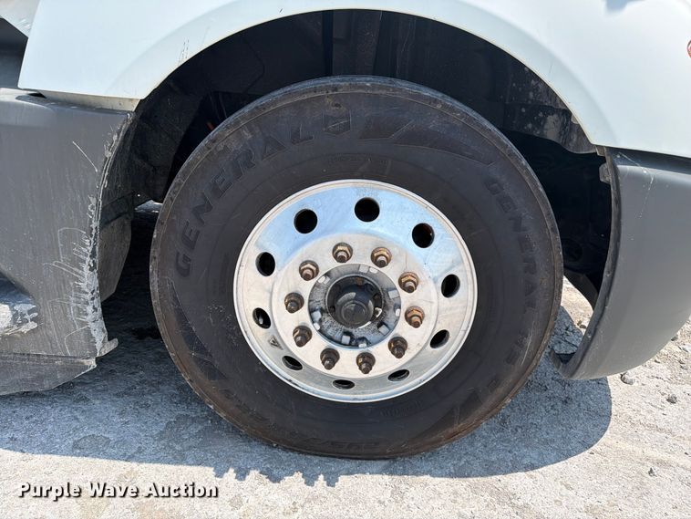 image for item YA4229 2022 International LT625 semi truck