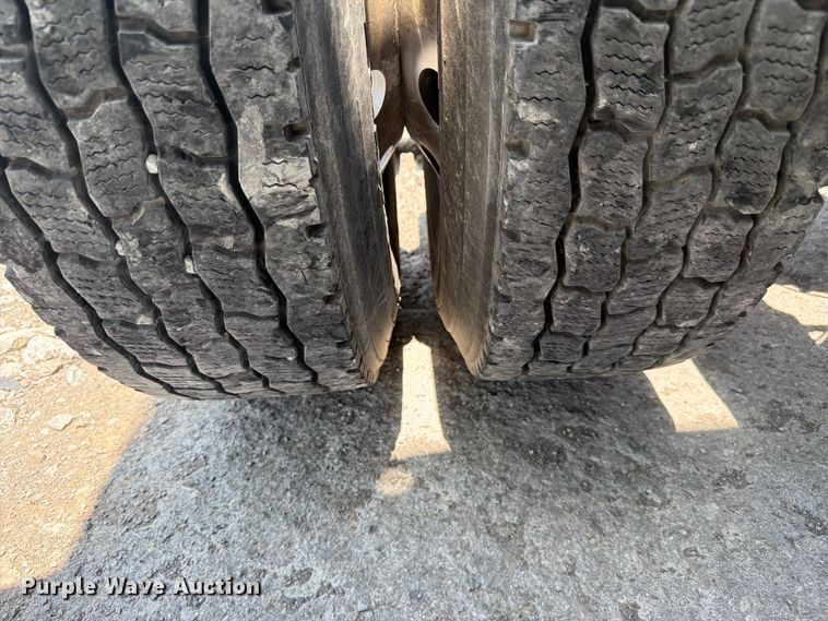 image for item YA4229 2022 International LT625 semi truck