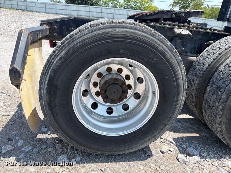 image for item YA4229 2022 International LT625 semi truck