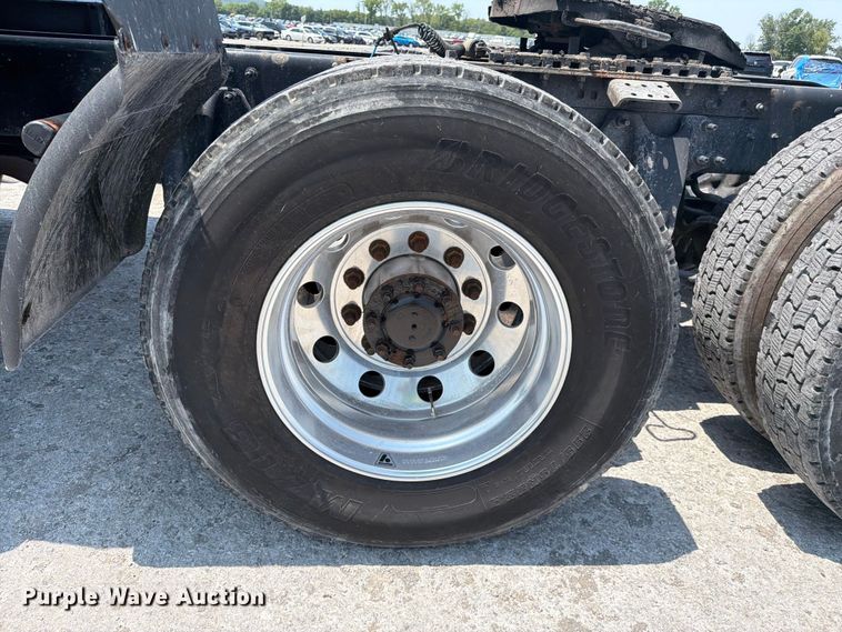 image for item YA4229 2022 International LT625 semi truck