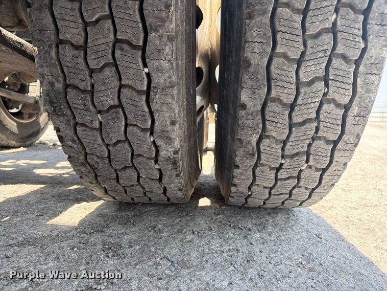 image for item YA4229 2022 International LT625 semi truck
