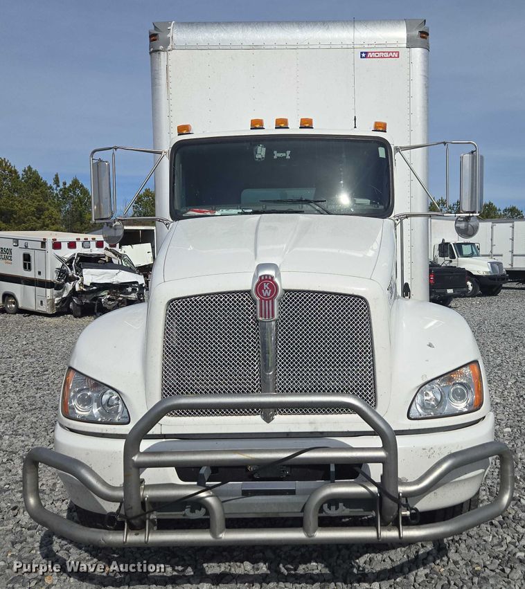 image for item YA6116 2020 Kenworth T370 box truck