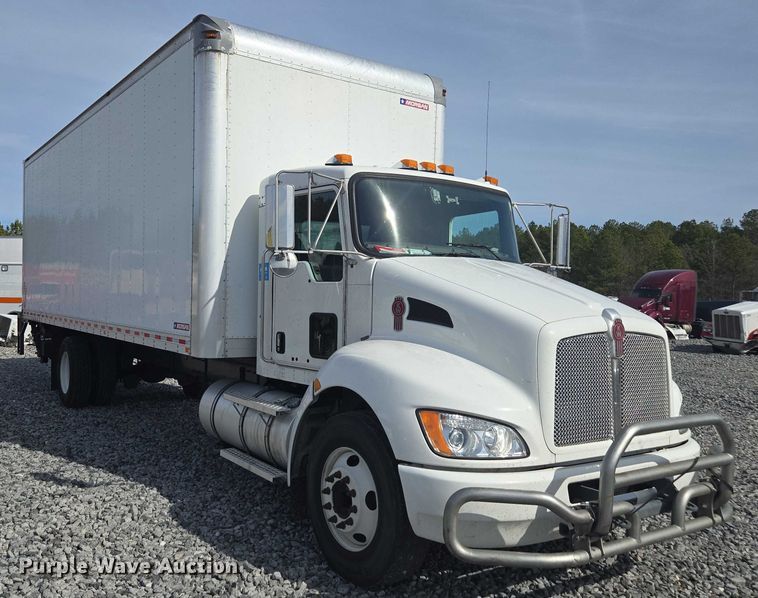 image for item YA6116 2020 Kenworth T370 box truck