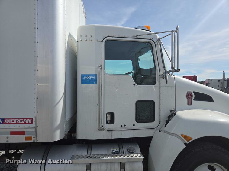 image for item YA6116 2020 Kenworth T370 box truck