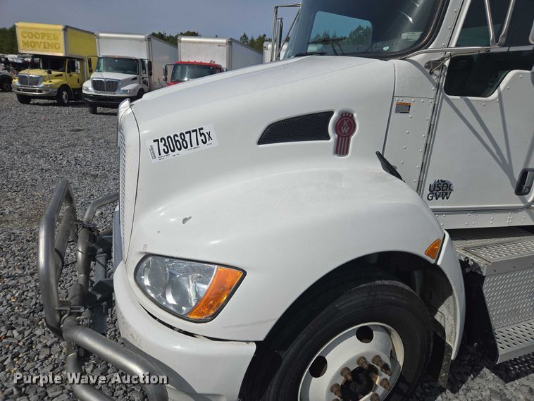 image for item YA6116 2020 Kenworth T370 box truck