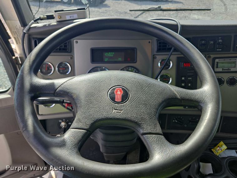 image for item YA6116 2020 Kenworth T370 box truck
